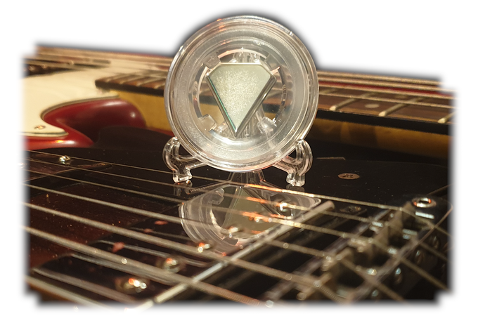 X-Pick magnetized guitar pick in action!