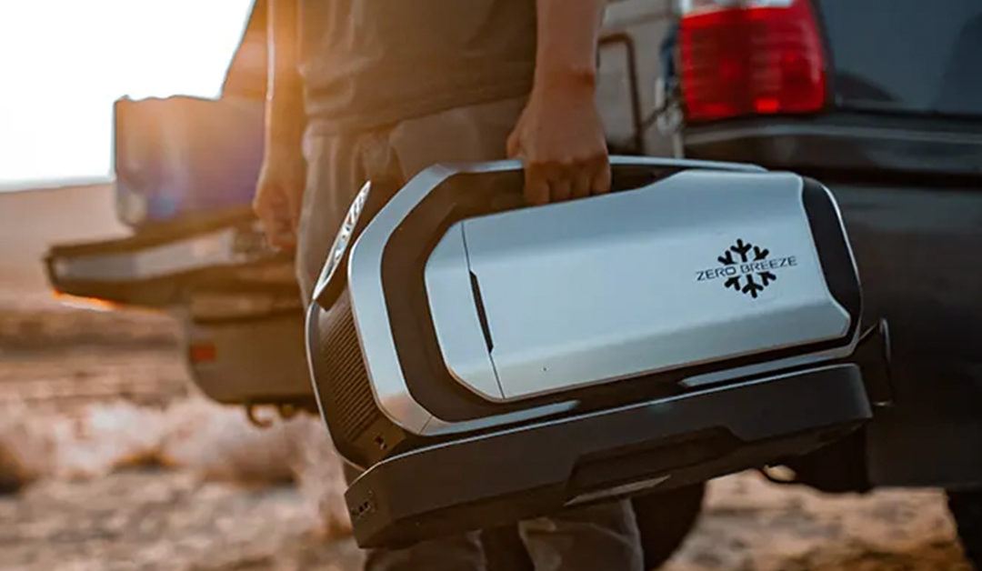 Zero Breeze Mark 2 in action! Convenient carrying handle lets you take this portable air conditioner with you on your outdoor adventures like camping.