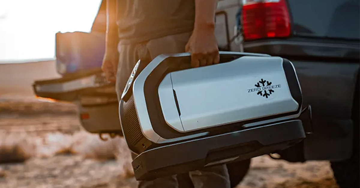 Zero Breeze Mark 2 in action! Convenient carrying handle lets you take this portable air conditioner with you on your outdoor adventures like camping.